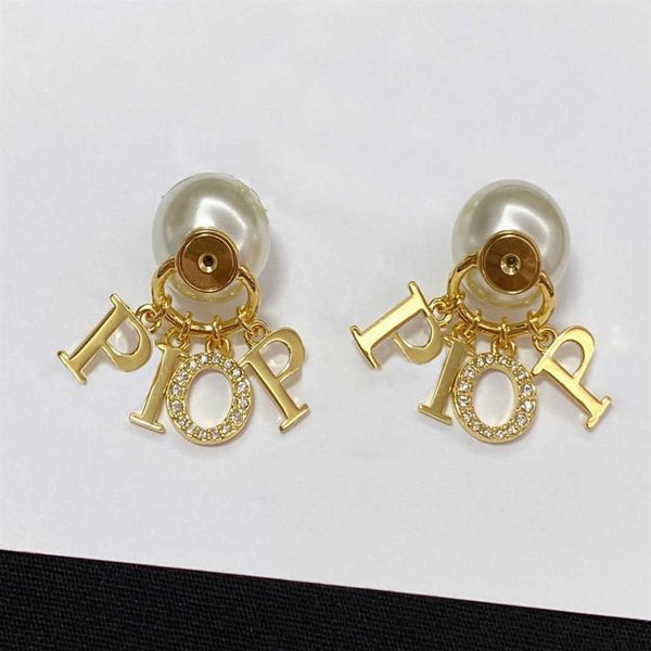 fashion pearl stud lady earrings women for party wedding lovers gift engagement jewelry with box294v, Golden;silver
fashion pearl stud lady earrings women for party wedding lovers gift engagement jewelry with box294v, Golden;silver