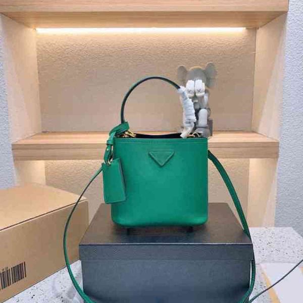 designer women prad bag purse shoulder handbag genuine leather fashion crossbody bag messenger luxurious axillary l4s8
designer women prad bag purse shoulder handbag genuine leather fashion crossbody bag messenger luxurious axillary l4s8