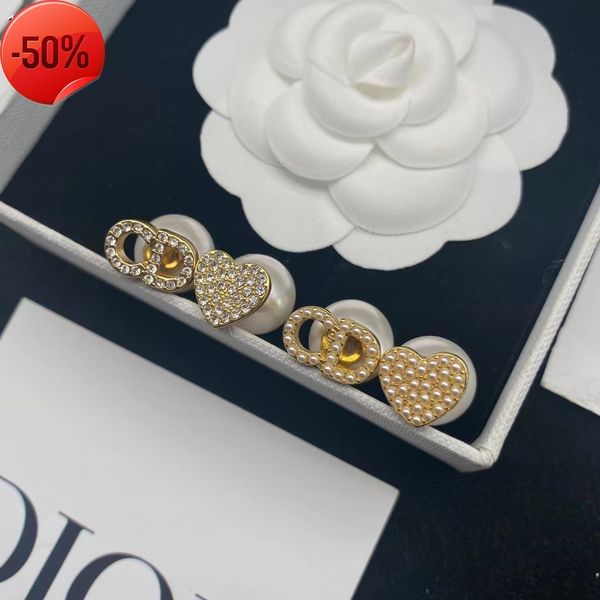 50% off factory special clearance designer jewelry earrings charms inlaid c letter nose simple, Golden
50% off factory special clearance designer jewelry earrings charms inlaid c letter nose simple, Golden