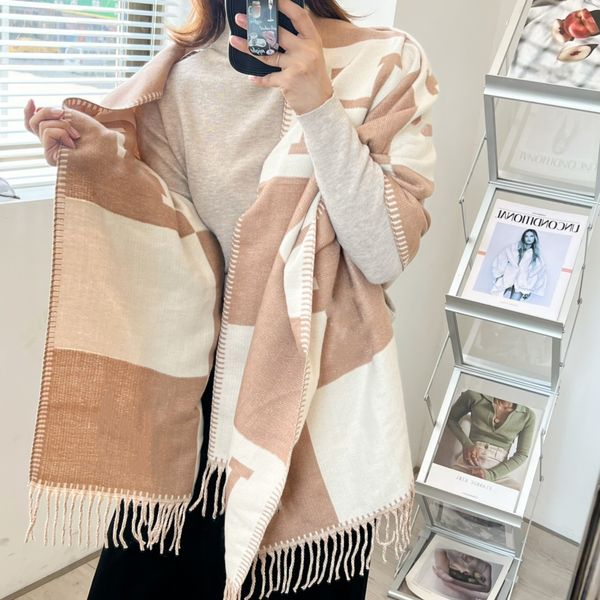 designer plaid scarves female winter warm check cashmere scarf letter shawls come with logo packing, Blue;gray
designer plaid scarves female winter warm check cashmere scarf letter shawls come with logo packing, Blue;gray