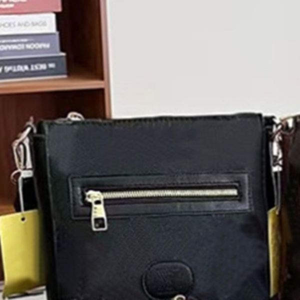 pu leather messenger lapbag business briefcase boy youth men's vintage computer office file distressed satchel briefcase crossbody back, Black
pu leather messenger lapbag business briefcase boy youth men's vintage computer office file distressed satchel briefcase crossbody back, Black