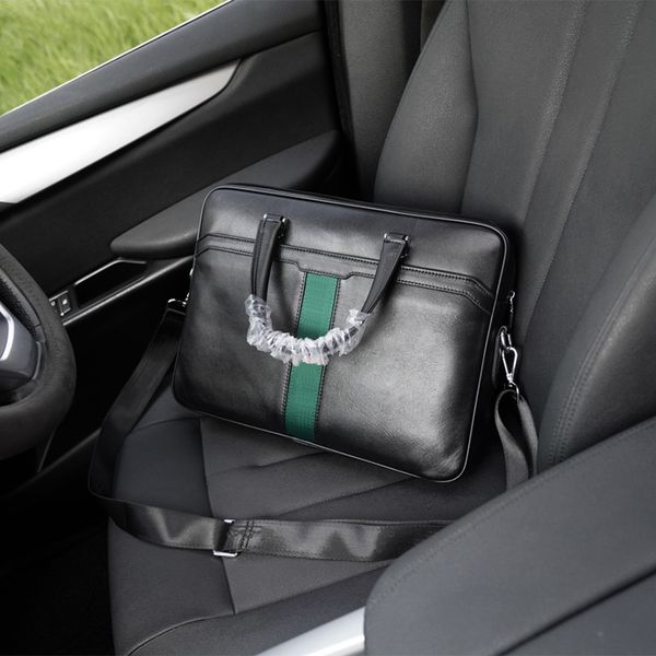 designers luxurys briefcase solid color letter material leather design lapbag boys computer bag business temperament handbags men shoulder b
designers luxurys briefcase solid color letter material leather design lapbag boys computer bag business temperament handbags men shoulder b