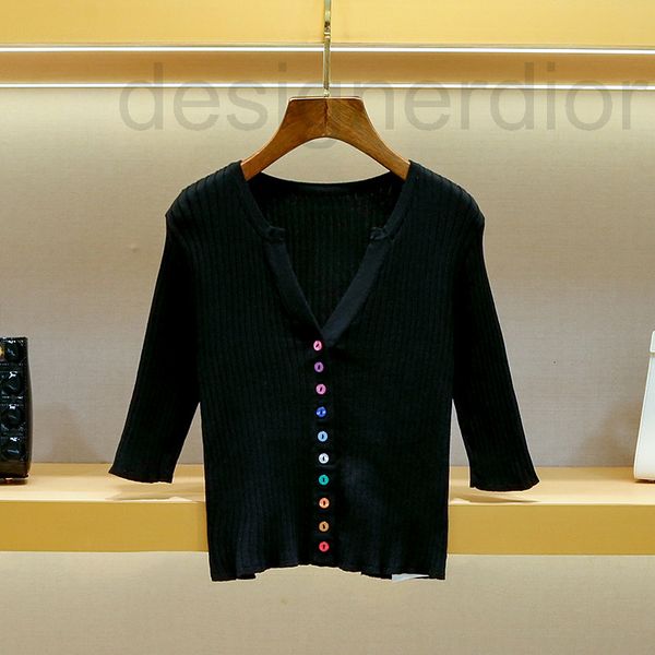 women's sweaters designer family french bottomed sweater 2022 women's autumn new style niche design v-neck long sleeve cardigan, White;black
women's sweaters designer family french bottomed sweater 2022 women's autumn new style niche design v-neck long sleeve cardigan, White;black