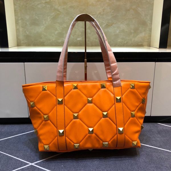 rivet shopping bag women stud diamond lattice handbag totes bags genuine leather large capacity shoulder purse interior zipper pocket straps
rivet shopping bag women stud diamond lattice handbag totes bags genuine leather large capacity shoulder purse interior zipper pocket straps