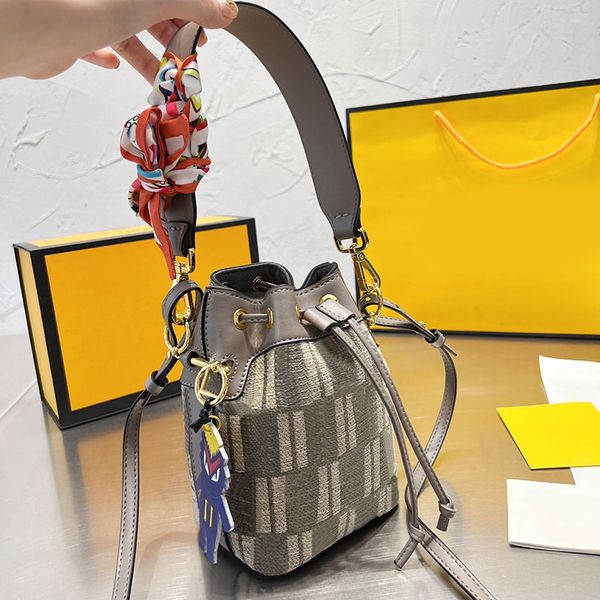 bucket bag crossbody shoulder shopping bags lou mini handbags canvas handbag purse embroidery fashion letters adjustable straps
bucket bag crossbody shoulder shopping bags lou mini handbags canvas handbag purse embroidery fashion letters adjustable straps