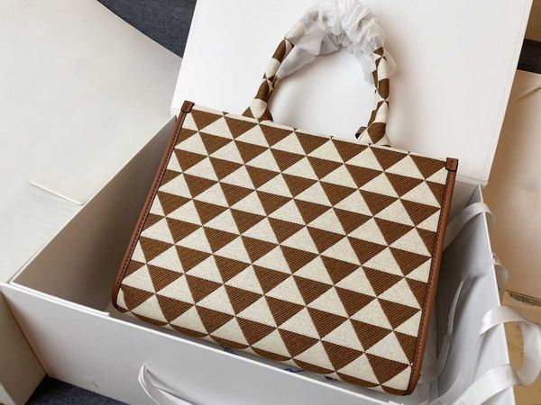 tote shopping bag handbag crossbody bags canvas leather removable shoulder strap inside fashion letters pocket
tote shopping bag handbag crossbody bags canvas leather removable shoulder strap inside fashion letters pocket