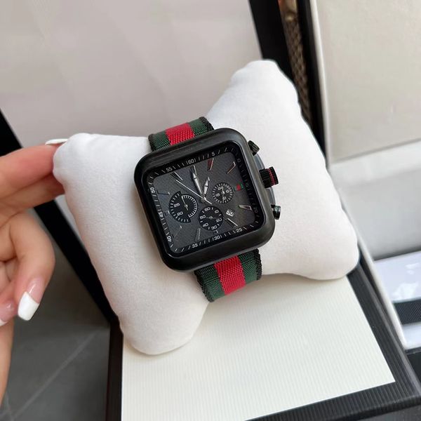 2022 new u1 luxury mens watch womens watch set diamond classic digital face, Slivery;brown
2022 new u1 luxury mens watch womens watch set diamond classic digital face, Slivery;brown