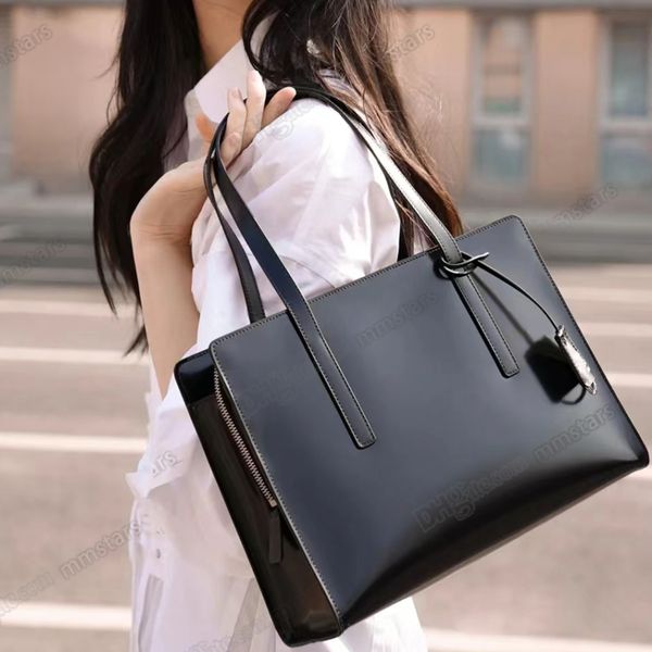 re-edition 1995 brushed-leather hand bag designer geometric silhouette lines totes metal hardware leather handles for women zipper closure s
re-edition 1995 brushed-leather hand bag designer geometric silhouette lines totes metal hardware leather handles for women zipper closure s
