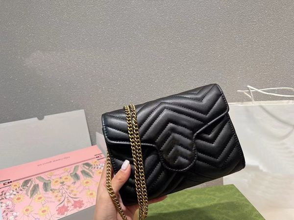 women chain shoulder bag luxurys handbags designers crossbody bags fashion leather purse embroidery thread size20cm
women chain shoulder bag luxurys handbags designers crossbody bags fashion leather purse embroidery thread size20cm