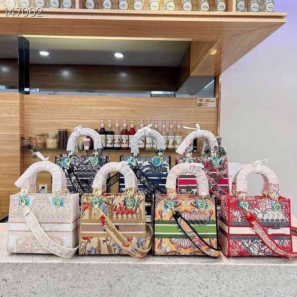 luxury handbags designer tote bag quality women lady shoulder fashion cross body multifunctional summer shopping package
luxury handbags designer tote bag quality women lady shoulder fashion cross body multifunctional summer shopping package