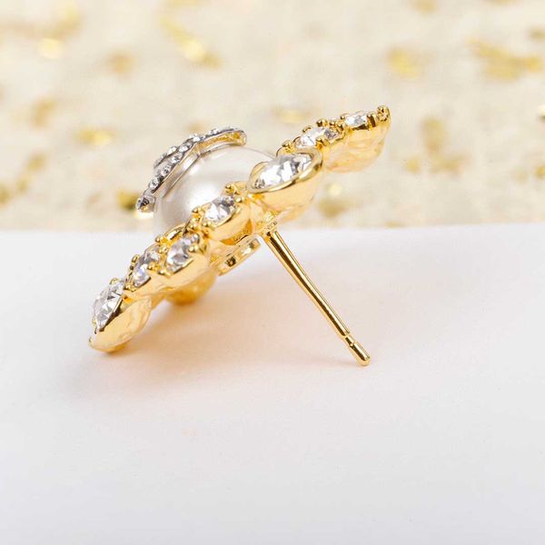 luxury quality charm flower shape stud earring with diamond and nautre shell beads have box stamp ps7224a, Golden
luxury quality charm flower shape stud earring with diamond and nautre shell beads have box stamp ps7224a, Golden