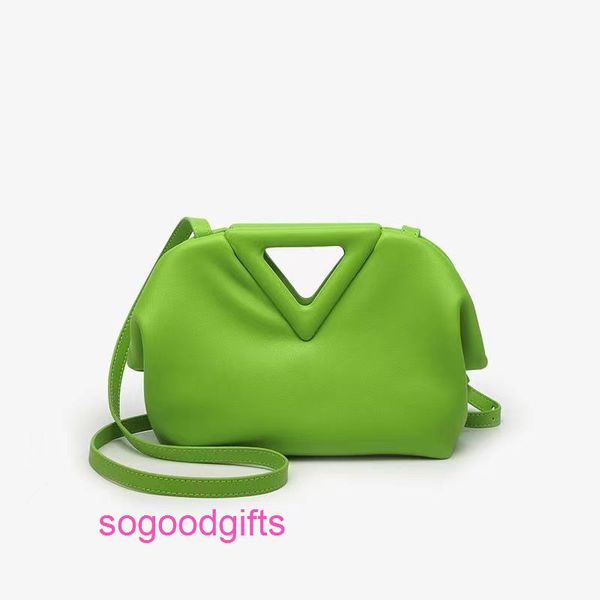 triangle handbag point crossbody bottegas designer bags venetas with the logo 2022 new inverted triangle cloud leather single shoulder diago
triangle handbag point crossbody bottegas designer bags venetas with the logo 2022 new inverted triangle cloud leather single shoulder diago