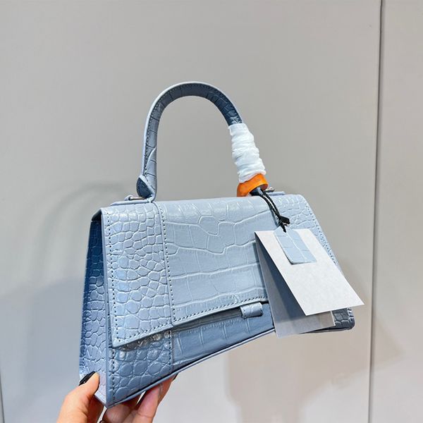 designers bags luxurys women crossbody shoulder bag gold silver buckle design handbag alligator pattern lady purse black pink versati
designers bags luxurys women crossbody shoulder bag gold silver buckle design handbag alligator pattern lady purse black pink versati