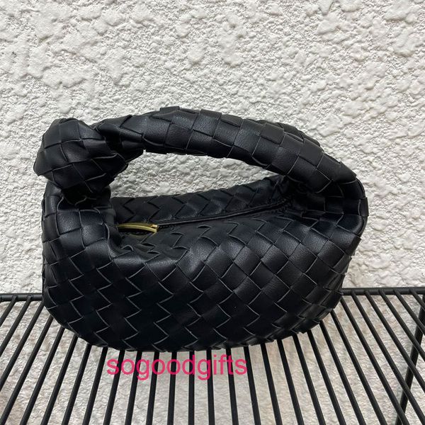 luxurys jodies designers bag crossbody bottegas bags venetas with the logo net red woven bag 2022 new cowhide mini cloud women's hand k
luxurys jodies designers bag crossbody bottegas bags venetas with the logo net red woven bag 2022 new cowhide mini cloud women's hand k