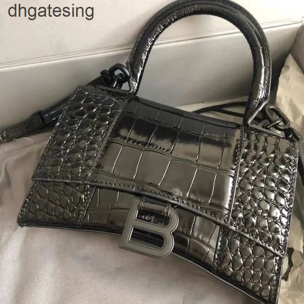 bag alligator leather portable fashion balencaigass bags small hourglass handbags portable 2022 spring versatile vrke
bag alligator leather portable fashion balencaigass bags small hourglass handbags portable 2022 spring versatile vrke