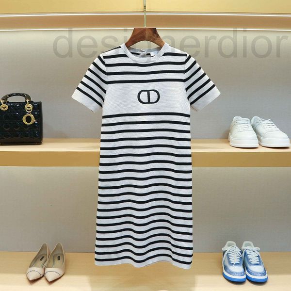 casual dresses designer family knitted dress 2022 autumn new women's stripe letter embroidery back button french skirt, Black;gray
casual dresses designer family knitted dress 2022 autumn new women's stripe letter embroidery back button french skirt, Black;gray
