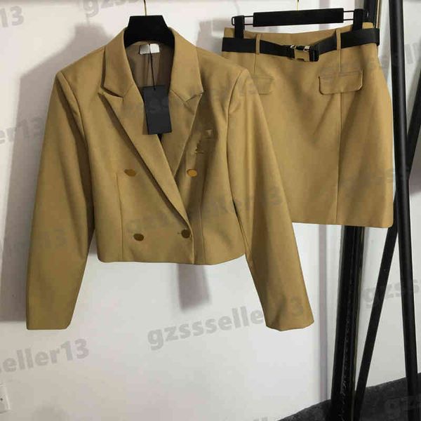 womens two piece dresses classic letter brooch decorationtwo piece sets double-breasted cropped blazer and lace-up skirt suits, White
womens two piece dresses classic letter brooch decorationtwo piece sets double-breasted cropped blazer and lace-up skirt suits, White