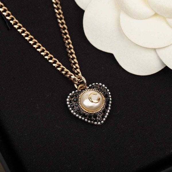 2022 luxury quality charm heart pendant necklace with black diamond and nature shell beads in 18k gold plated have box stamp ps7228a, Golden
2022 luxury quality charm heart pendant necklace with black diamond and nature shell beads in 18k gold plated have box stamp ps7228a, Golden