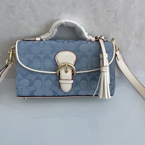 2022 winter and autumn designers bag fashion cross body men and women crossbody bags pu leather briefcase lady shouder tote 
2022 winter and autumn designers bag fashion cross body men and women crossbody bags pu leather briefcase lady shouder tote