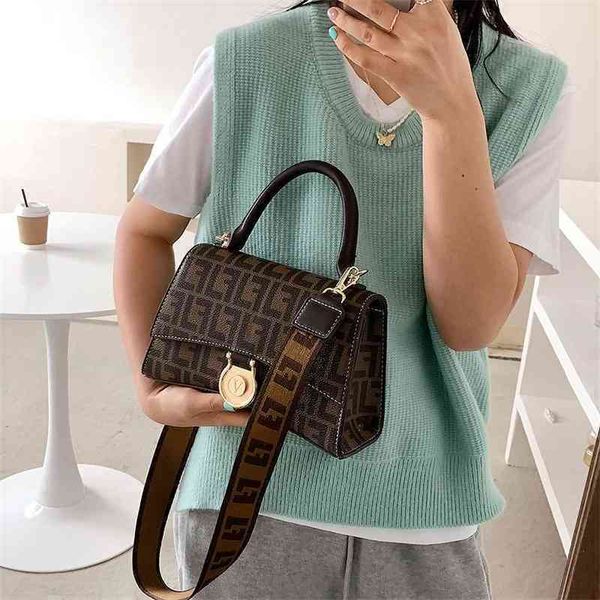 shoulder bags trendy handbags beautiful decoration hardware hook comfortable portable two straps factory store 70% off
shoulder bags trendy handbags beautiful decoration hardware hook comfortable portable two straps factory store 70% off