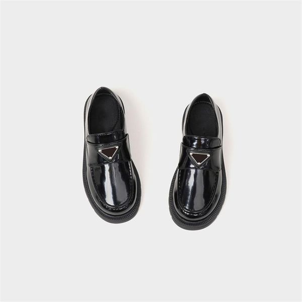 designer shoes for kids student style boys girls slip on with badge flat shoes round toe fashion children sneaker solid color eur26-37295f, Black;grey
designer shoes for kids student style boys girls slip on with badge flat shoes round toe fashion children sneaker solid color eur26-37295f, Black;grey