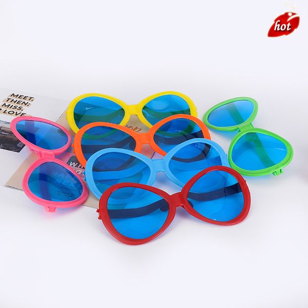 sunglasses brands men's women's tiktok's funny color daniel's oversized glass and drsing suppli world cup tournament pro, White;black
sunglasses brands men's women's tiktok's funny color daniel's oversized glass and drsing suppli world cup tournament pro, White;black