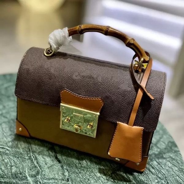 classic luxurys designer apple flower bag letter pattern luxury ladies handbag tote wallet shoulder bags crossbody purse fashion lady cosmet, Black;red
classic luxurys designer apple flower bag letter pattern luxury ladies handbag tote wallet shoulder bags crossbody purse fashion lady cosmet, Black;red