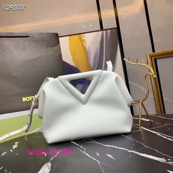 venetta bag triangle handbag point crossbody bottedesigner bags with the 2023 new inverted triangle cloud bag fold clip candy leather h hy03
venetta bag triangle handbag point crossbody bottedesigner bags with the 2023 new inverted triangle cloud bag fold clip candy leather h hy03