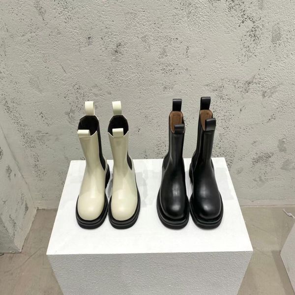 european designer women's short boots elastic band martin boots slip on sheepskin classic sewing shoes soft leather letter decoration t, Black
european designer women's short boots elastic band martin boots slip on sheepskin classic sewing shoes soft leather letter decoration t, Black