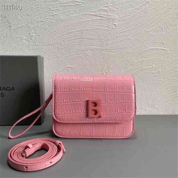 designer handbags balenciga 2022 b family crocodile pattern trend tofu bag 
designer handbags balenciga 2022 b family crocodile pattern trend tofu bag
