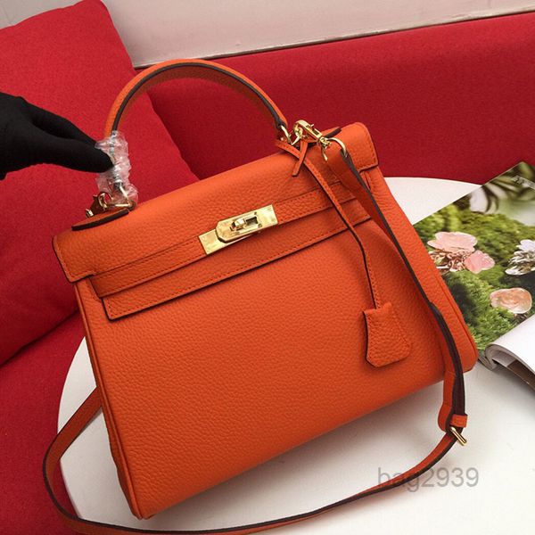evening bags quality handbag tote bag women crossbody bags genuine leather gold hardware key latch removable strap fashion letters clas
evening bags quality handbag tote bag women crossbody bags genuine leather gold hardware key latch removable strap fashion letters clas