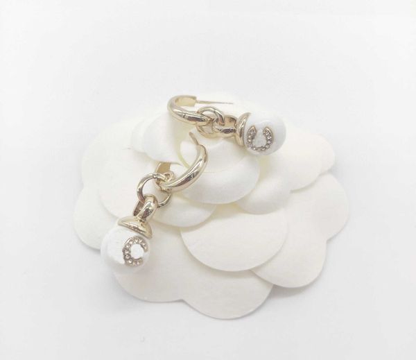2022 luxury quality charm drop earring with diaond and nature shell beads in 18k gold plated have box stamp ps7212a, Golden
2022 luxury quality charm drop earring with diaond and nature shell beads in 18k gold plated have box stamp ps7212a, Golden