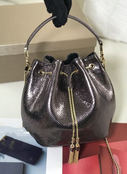bulgarisa brand famous fashionable designer designer bag with letters shoulder 5a quality fashion genuine leather
bulgarisa brand famous fashionable designer designer bag with letters shoulder 5a quality fashion genuine leather