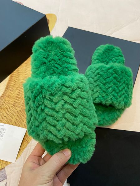 ripple faux fur slippers shearling slide womans indoor sandal paris logo embroidered warm winter pillow soft flats cha green black white 202
ripple faux fur slippers shearling slide womans indoor sandal paris logo embroidered warm winter pillow soft flats cha green black white 202