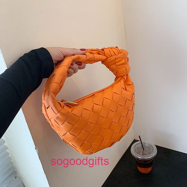 luxurys jodies designers bag crossbody bottegas bags venetas with the logo 2022 new bag women's woven cloud hand underarm small horn kn
luxurys jodies designers bag crossbody bottegas bags venetas with the logo 2022 new bag women's woven cloud hand underarm small horn kn