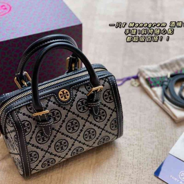 handbag torysburchs crossbody bags barrel 2022 bag wine female old flower single shoulder diagonal cross jacquard boston pillow portable
handbag torysburchs crossbody bags barrel 2022 bag wine female old flower single shoulder diagonal cross jacquard boston pillow portable