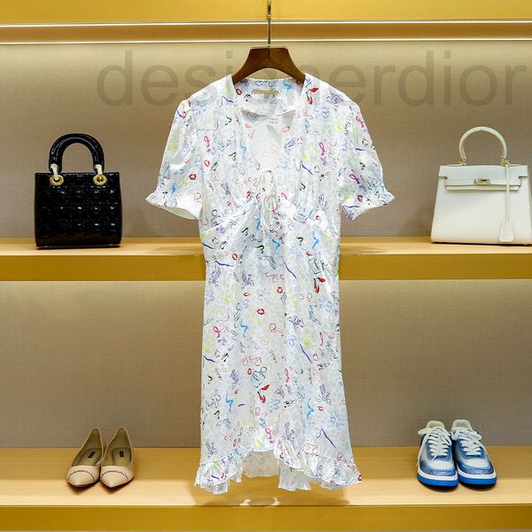 casual dresses designer family's aging skirt is thin with foreign style. 2022 autumn french design short v-neck floral dress, Black;gray
casual dresses designer family's aging skirt is thin with foreign style. 2022 autumn french design short v-neck floral dress, Black;gray