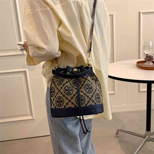 shoulder bags women's bags can be customized and mixed batches women bucket embroidery drawstring canvas large diagonal factory direct
shoulder bags women's bags can be customized and mixed batches women bucket embroidery drawstring canvas large diagonal factory direct
