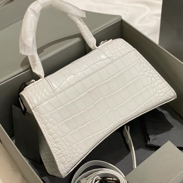 evening bags 2021 women's hourglass handbag fashion bag multi color upgrade leather size 23cm designer tote
evening bags 2021 women's hourglass handbag fashion bag multi color upgrade leather size 23cm designer tote