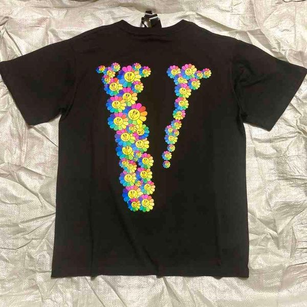 designer t-shirts 2022 summer fashion vlonee fog murakami long sunflower smiling face large short sleeve high couple t-shirt loose luxury co, White;black
designer t-shirts 2022 summer fashion vlonee fog murakami long sunflower smiling face large short sleeve high couple t-shirt loose luxury co, White;black