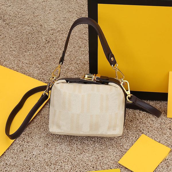 luxury saddle crossbody fends bags for womens multicolor handbag designer sling bag baguette tote shoulder purses woman 7a fashion wallet jb
luxury saddle crossbody fends bags for womens multicolor handbag designer sling bag baguette tote shoulder purses woman 7a fashion wallet jb