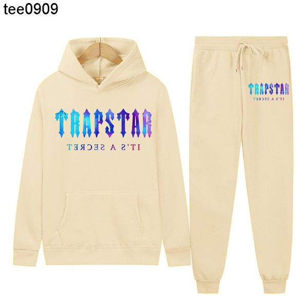 2022trapstar lettered printed men's and women's sportswear brushed two-piece loose hooded sweater set, Gray
2022trapstar lettered printed men's and women's sportswear brushed two-piece loose hooded sweater set, Gray