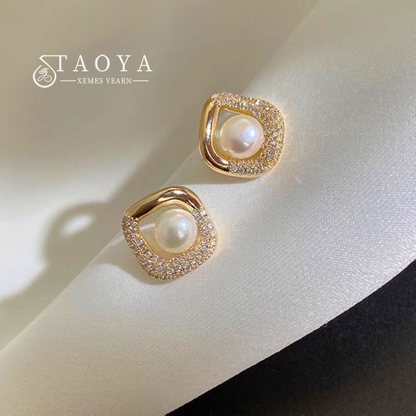 metal zircon splice geometric pearl gold color stud earrings party girl's new simple accessories for womens fashion jewelry, Golden;silver
metal zircon splice geometric pearl gold color stud earrings party girl's new simple accessories for womens fashion jewelry, Golden;silver
