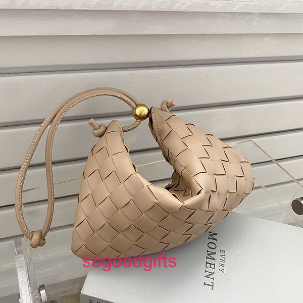 luxurys jodies designers bag crossbody bottegas bags venetas with the logo net red same knitting trend small square bag 2022 new autumn m ri
luxurys jodies designers bag crossbody bottegas bags venetas with the logo net red same knitting trend small square bag 2022 new autumn m ri