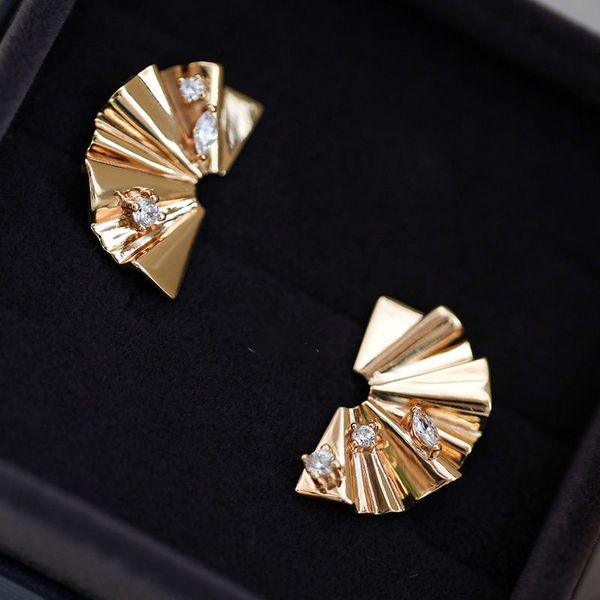 2023 charm exquisite folding fan retro high-quality temperament elegant business all-match sterling silver earrings for women no box, Golden
2023 charm exquisite folding fan retro high-quality temperament elegant business all-match sterling silver earrings for women no box, Golden