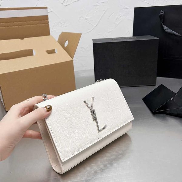 2022 5a quality luxurys envelope bag designer tassel handbag women's chain crossbody shoulder bags shopping totes fashion ladies purset
2022 5a quality luxurys envelope bag designer tassel handbag women's chain crossbody shoulder bags shopping totes fashion ladies purset