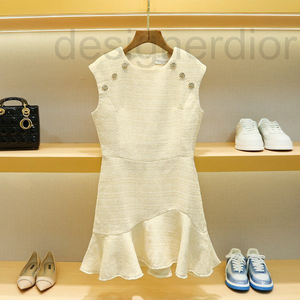 casual dresses designer family french dress 2022 autumn women's small fragrance loose metal button sleeveless fishtail skirt, Black;gray 
casual dresses designer family french dress 2022 autumn women's small fragrance loose metal button sleeveless fishtail skirt, Black;gray