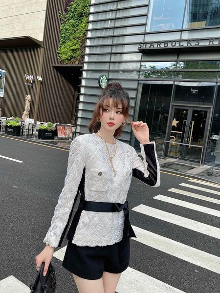 women's jackets designer brand new autumn winter sequin bow sweater t-shirt high-end fashion coat cardigan women spring 2pkt, Black;brown
women's jackets designer brand new autumn winter sequin bow sweater t-shirt high-end fashion coat cardigan women spring 2pkt, Black;brown