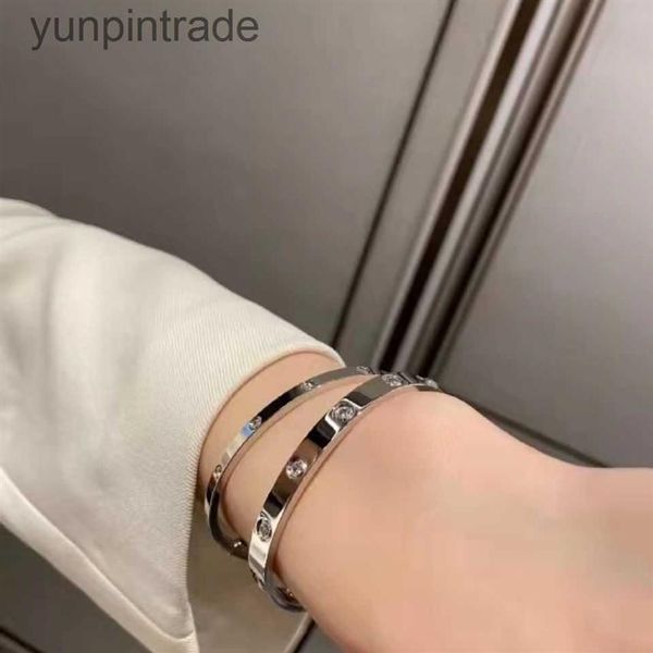 bracelet 's versatile fashion love wide and narrow version non fading ten diamond cnc word 18k plated metal 23l2306e, Black
bracelet 's versatile fashion love wide and narrow version non fading ten diamond cnc word 18k plated metal 23l2306e, Black