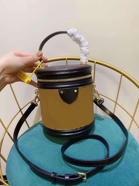 cross body luxurys designers real leather classic presbyopic handbags purses cannes petit noe modeling crossbody bucket bag handle and55
cross body luxurys designers real leather classic presbyopic handbags purses cannes petit noe modeling crossbody bucket bag handle and55